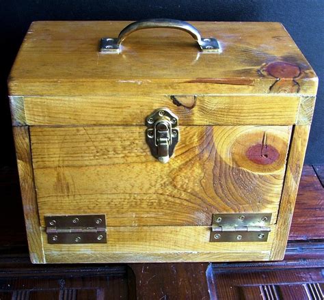 do they still make metal tackle boxes|wooden tackle boxes history.